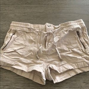 Women’s Khaki Iris shorts size M